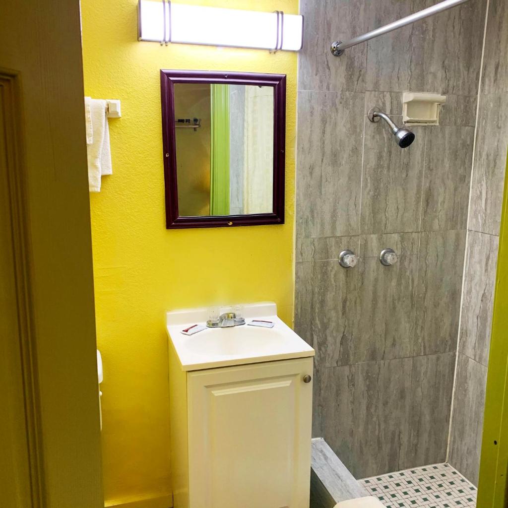 Luxury Inn photo 1