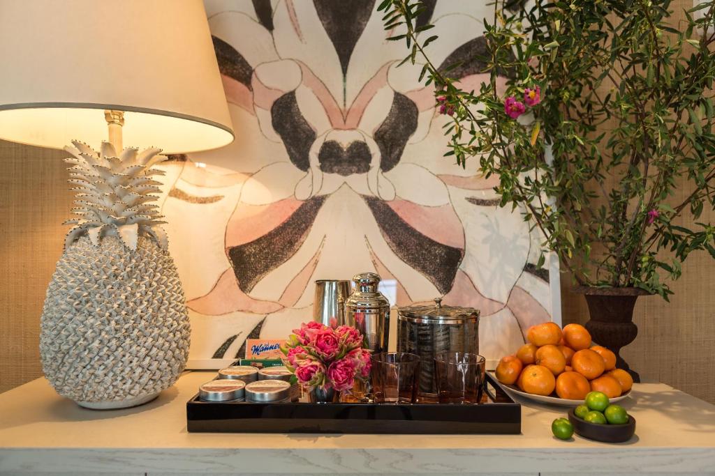 Двухместный (Улучшенный номер с кроватью размера «queen-size»), Hotel 850 SVB West Hollywood at Beverly Hills