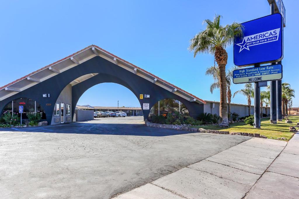 Americas Best Value Inn & Suites El Centro image