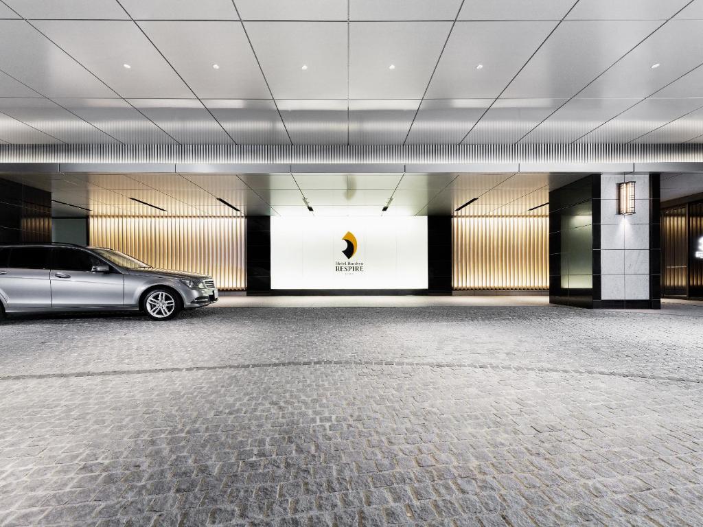 Hotel Hankyu RESPIRE OSAKA photo 1