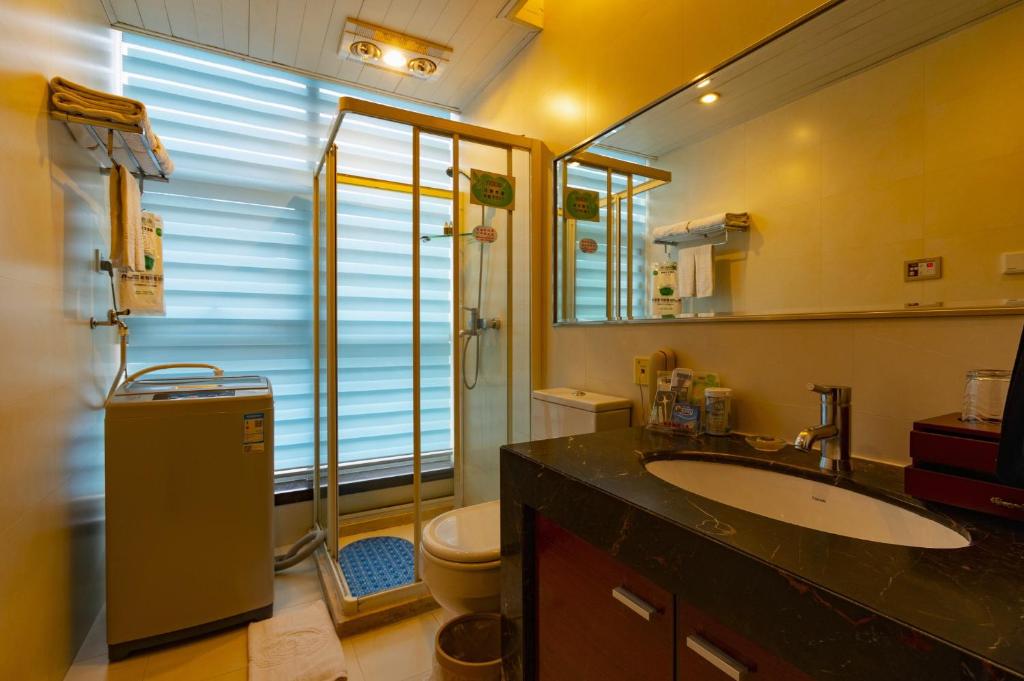 Двухместный (Стандартный двухместный номер с 1 кроватью или 2 отдельными кроватями), East King Business Hotel