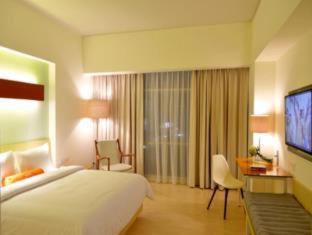 HARRIS Hotel & Conventions Bekasi photo 2