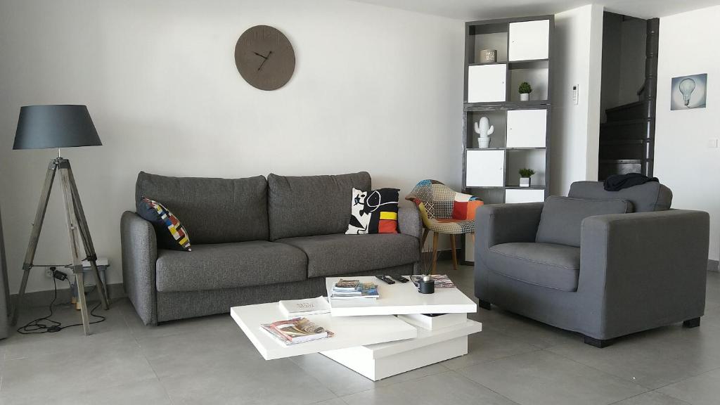 Friendly Beach House photo 1