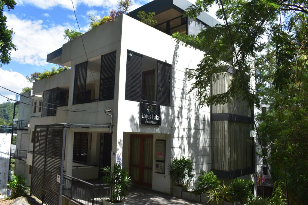 Lotus Lake Residence photo 1