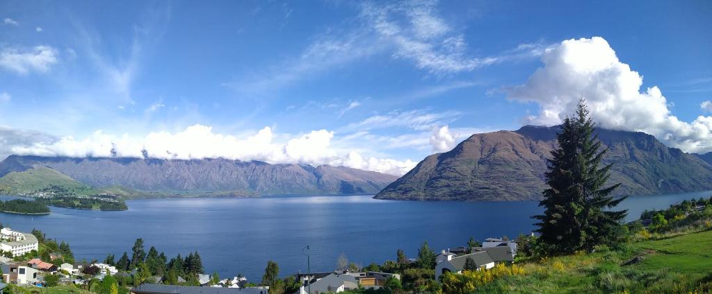 Belvedere Breath Taking Lake & Mountain Views photo 4