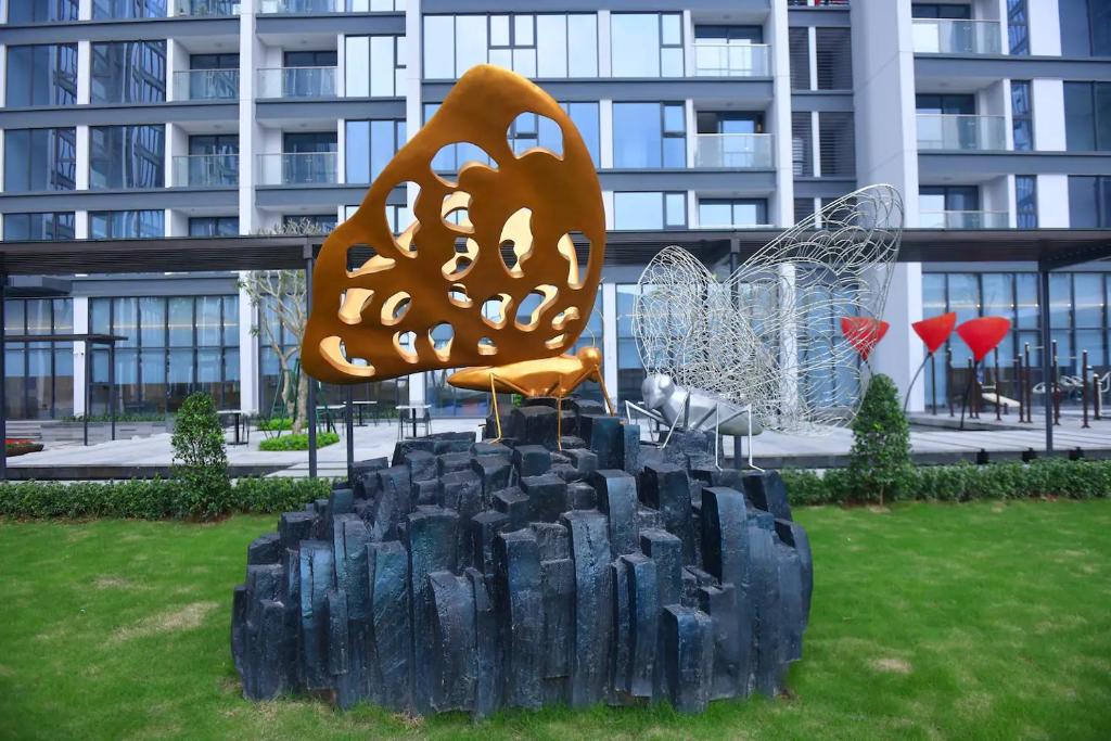 Bayhomes Metropolis Serviced Apartment