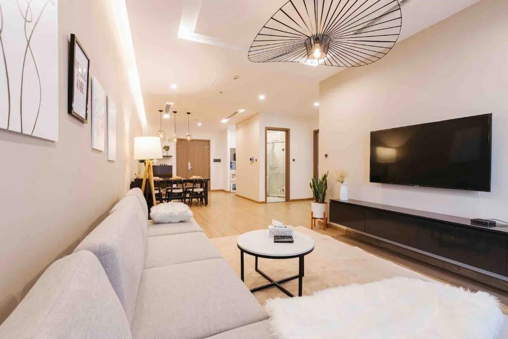 Bayhomes Metropolis Serviced Apartment