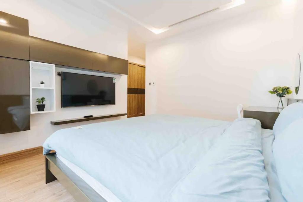 Bayhomes Metropolis Serviced Apartment
