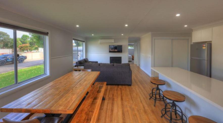 Yarrawonga Holiday Park photo 2