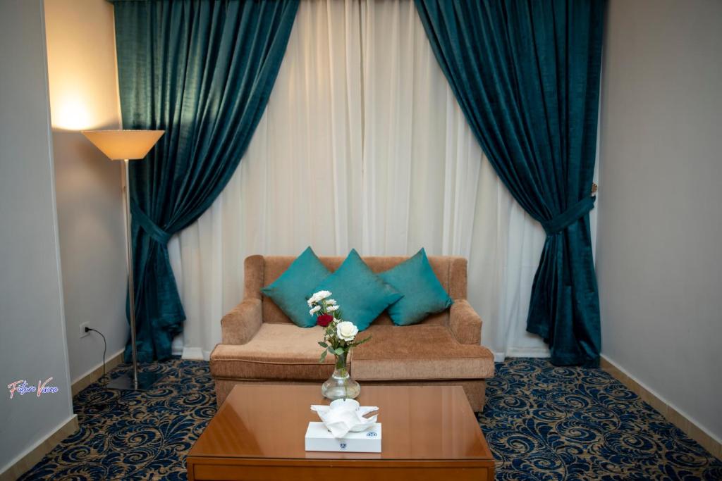 Двухместный (Классический номер с видом на город), Rehana Plaza Hotel