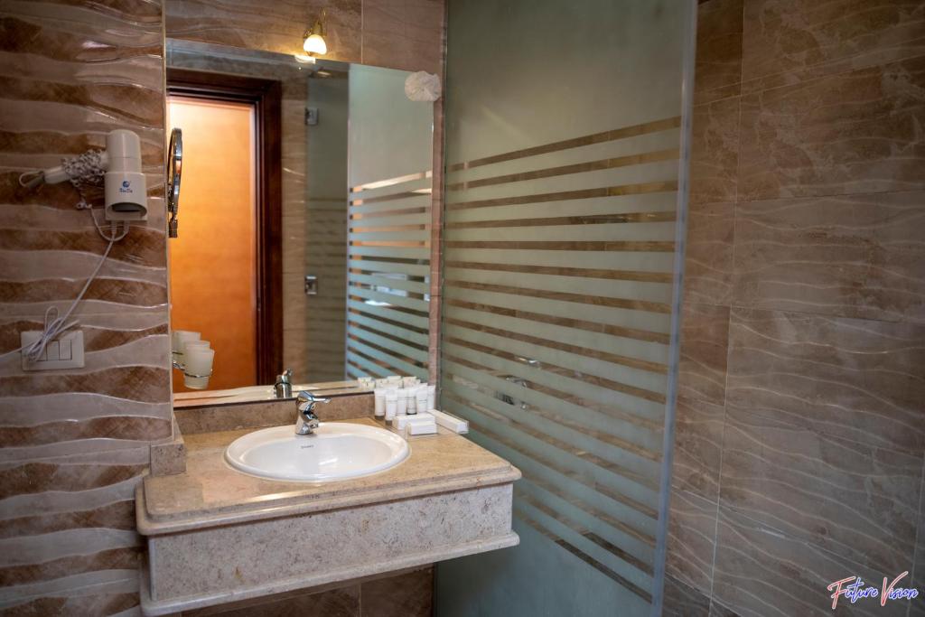 Rehana Plaza Hotel Room Type - Standard Double Room