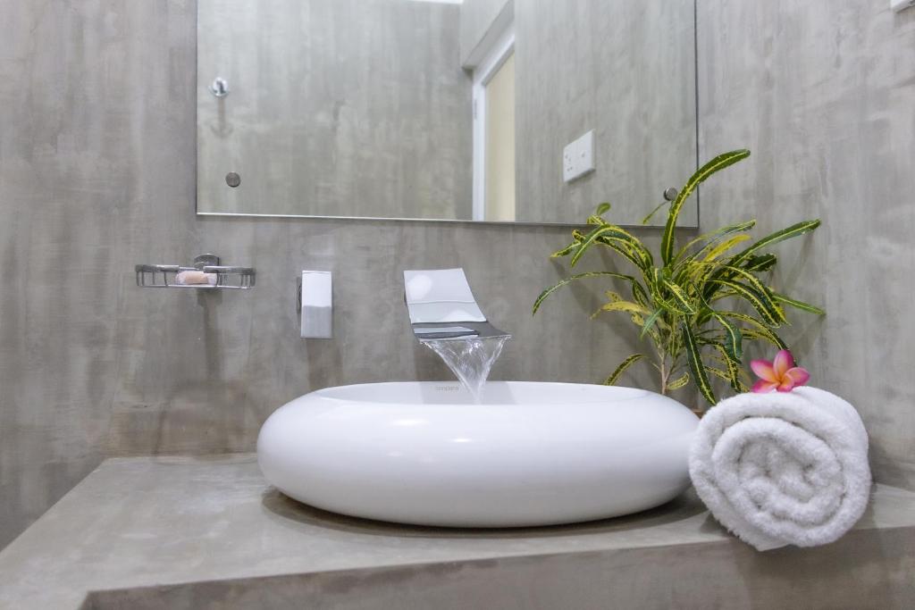 Двухместный (Двухместный номер Делюкс с 1 кроватью), lighthouse residence negombo