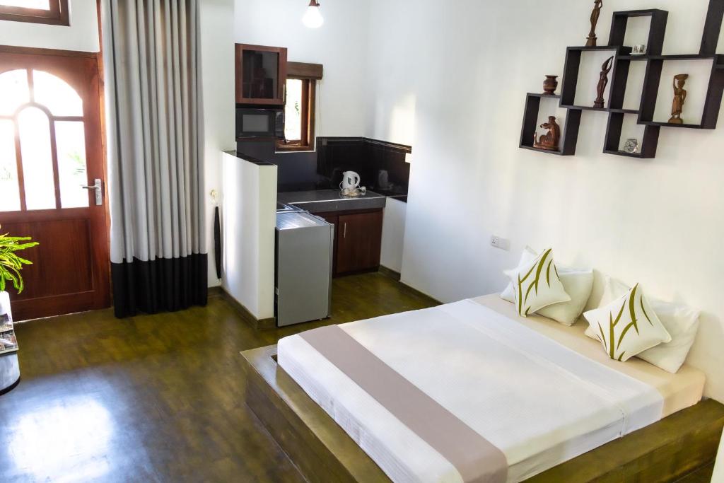 Двухместный (Двухместный номер Делюкс с 1 кроватью), lighthouse residence negombo