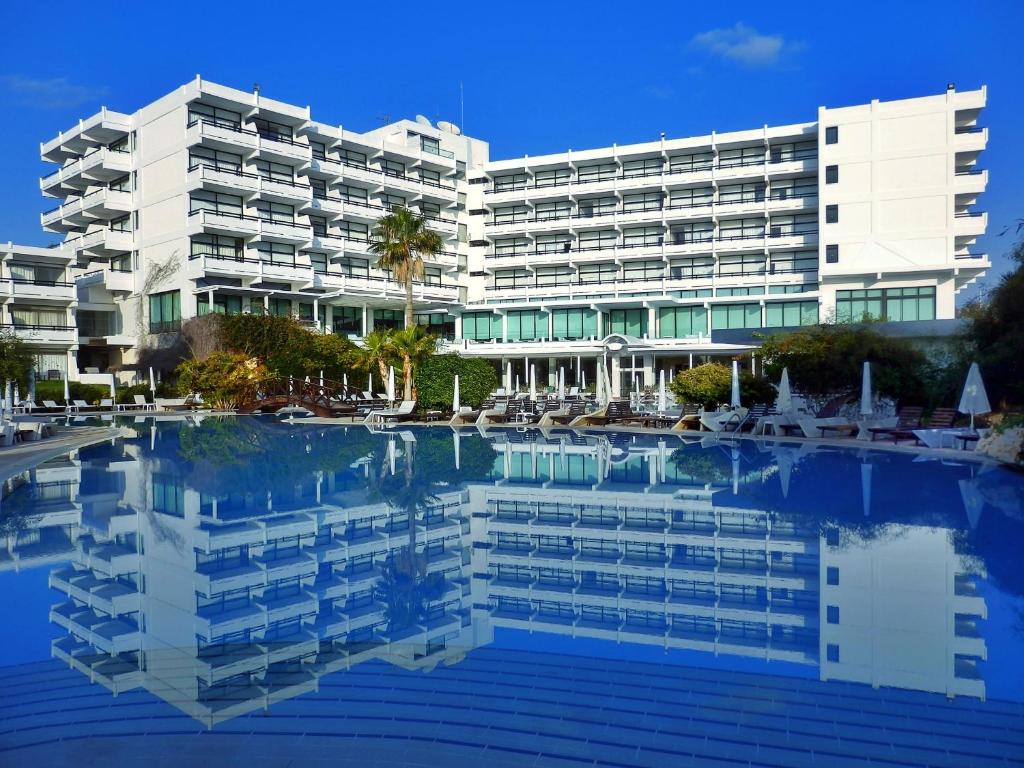 Grecian Bay photo 3