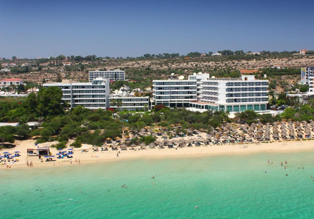 Grecian Bay photo 4