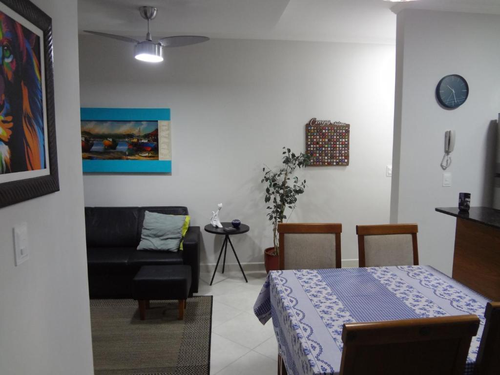 LINDO APTO COM PISCINA, SAUNA, SALÃO DE JOGOS, WIFI, AR CONDICIONADO e SACADA GOURMET NO ITAGUA photo 3