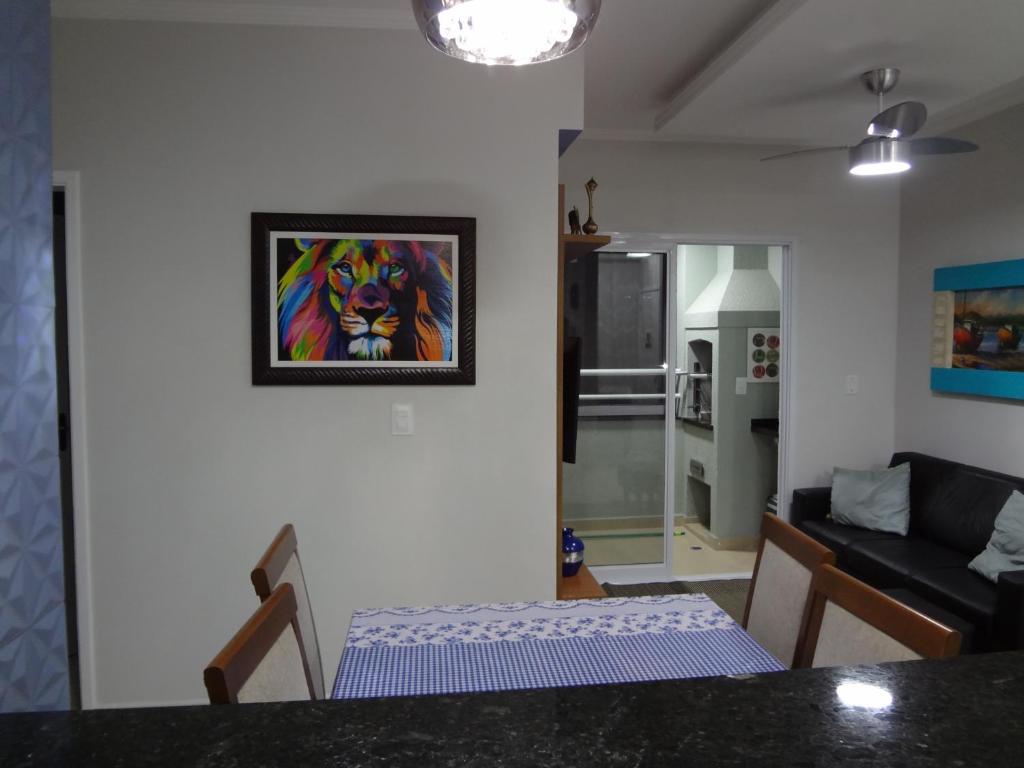 LINDO APTO COM PISCINA, SAUNA, SALÃO DE JOGOS, WIFI, AR CONDICIONADO e SACADA GOURMET NO ITAGUA photo 4