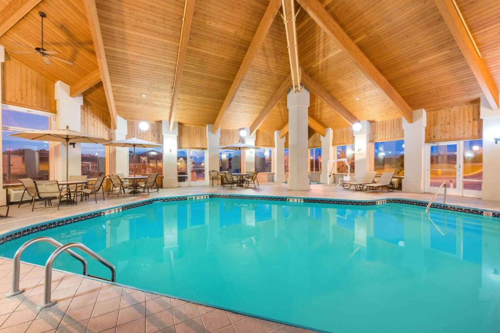 Baymont by Wyndham Rolla photo 3