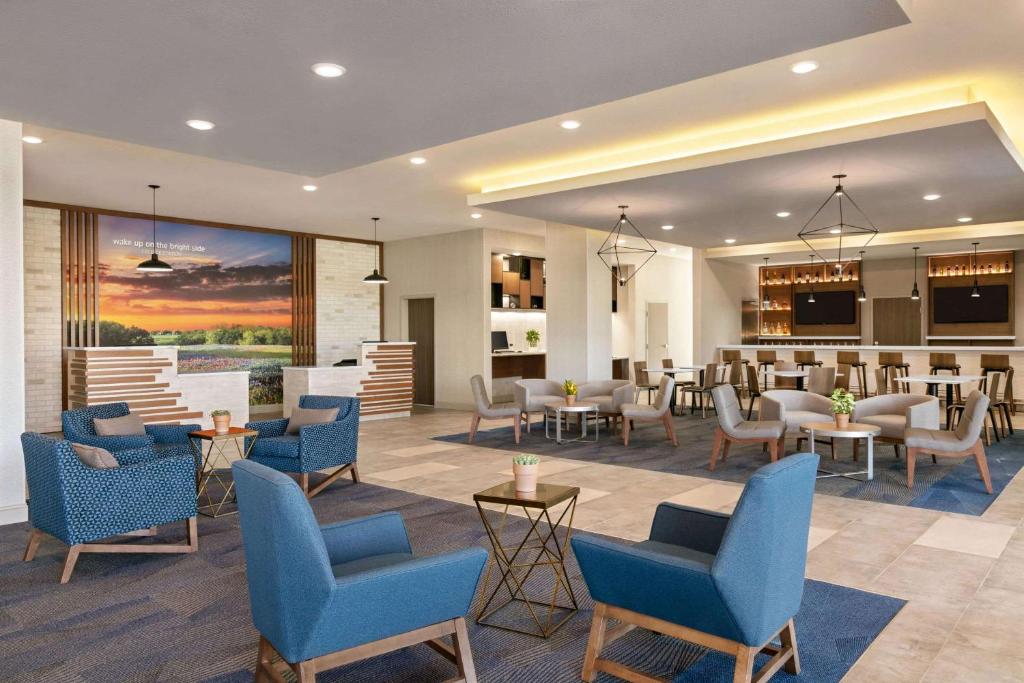 La Quinta Inn & Suites by Wyndham College Station North photo 4