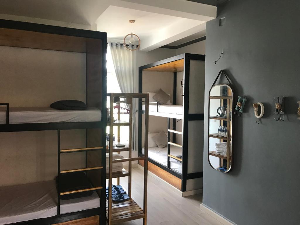 Номер (Общий номер для мужчин и женщин с 8 кроватями), Phố Đá Hotel