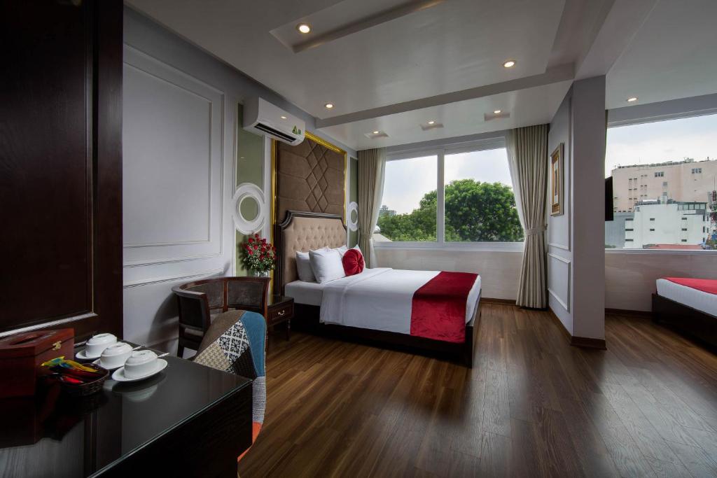 Семейный (Семейный люкс с видом на город), Hanoi Royal Palace Hotel 2