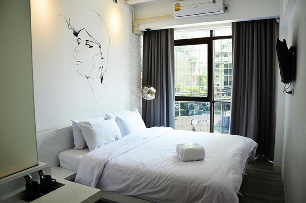 Двухместный (Улучшенный двухместный номер с 1 кроватью), 3Howw Hostel @ Sukhumvit 21