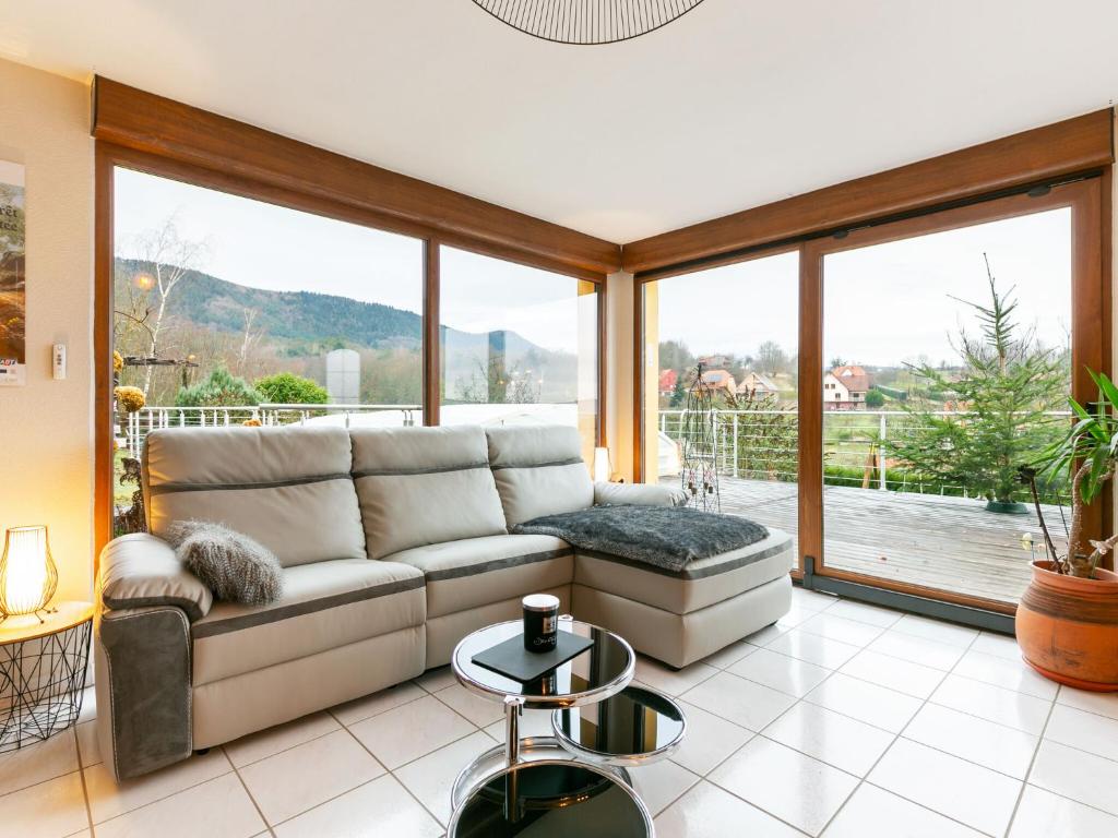 Majestic Holiday Home in Neubois with Private Pool photo 2