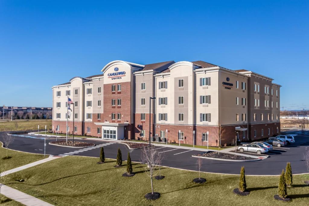 Candlewood Suites Bethlehem South, an IHG Hotel image