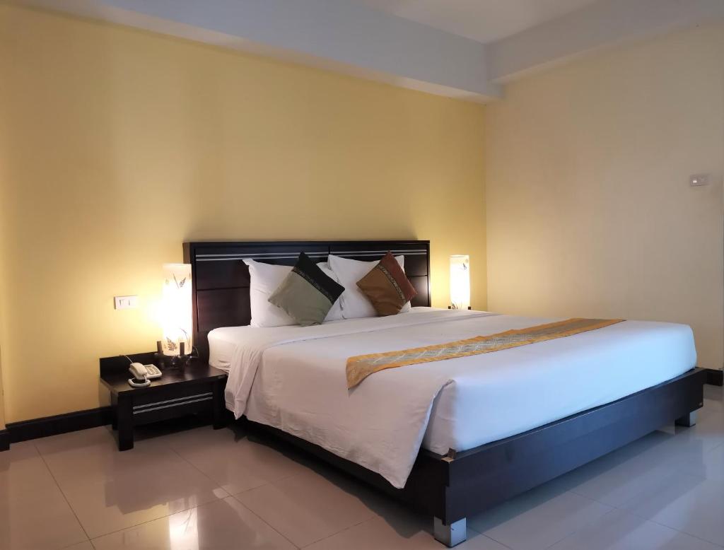 Двухместный (Стандартный двухместный номер с 1 кроватью), Phupara Place Phuket Town