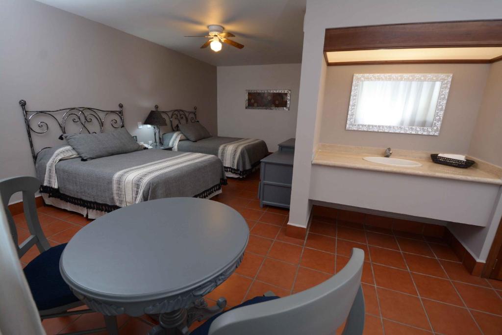 Hotel Hacienda photo 4