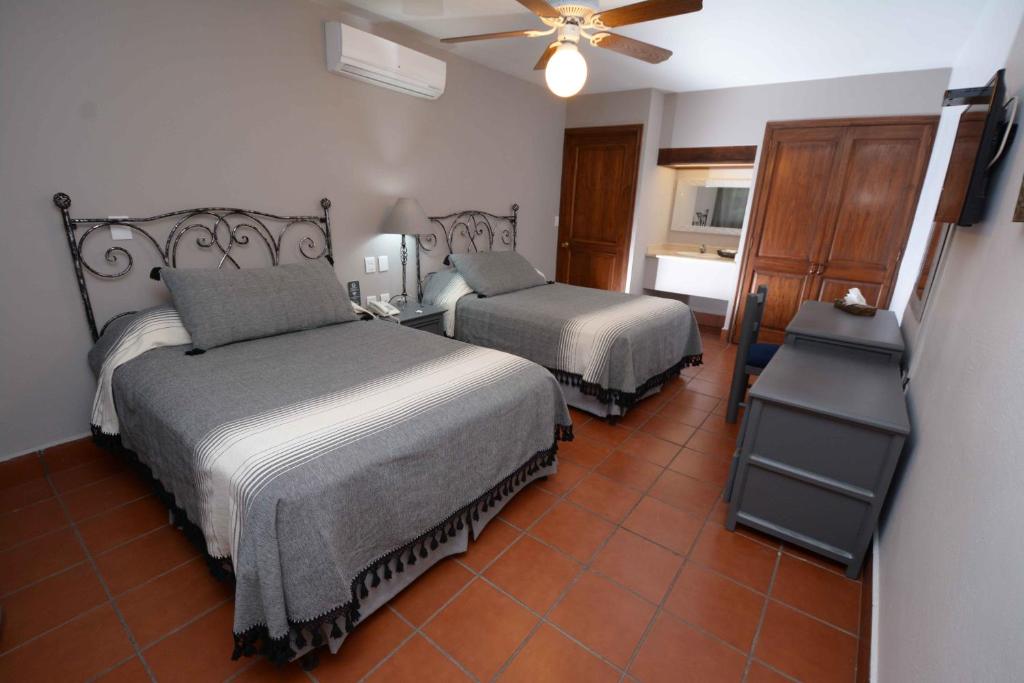 Hotel Hacienda photo 2