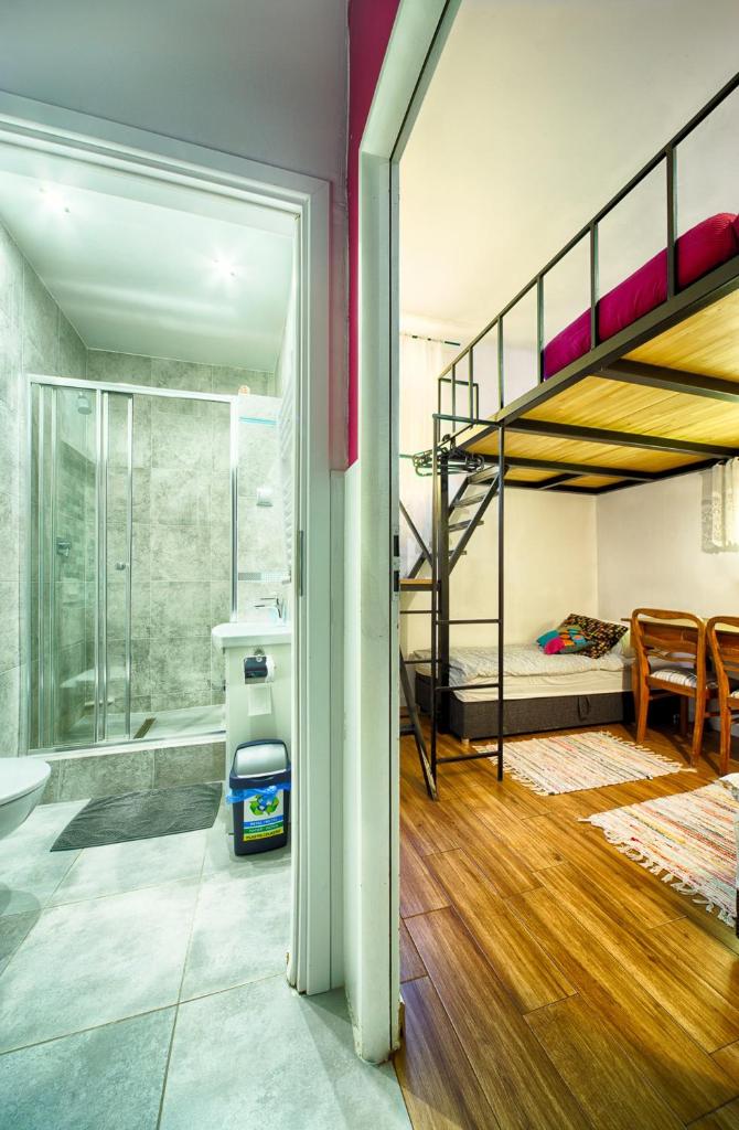 Old Town Kanonia Hostel & Apartments photo 4