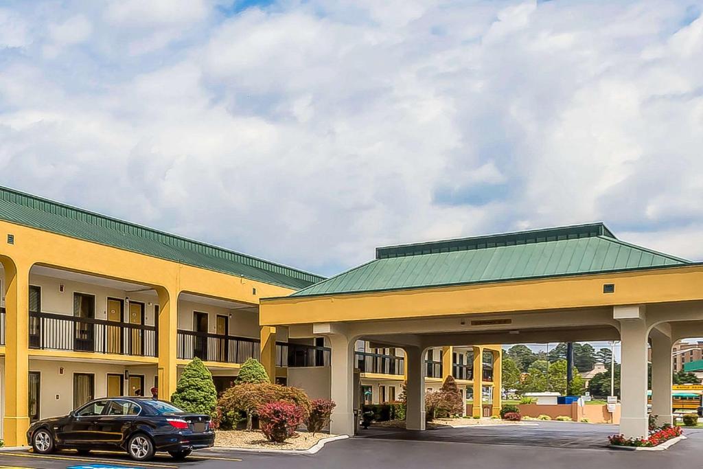 Rodeway Inn image