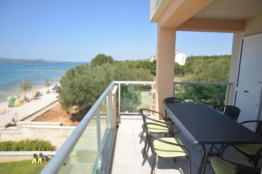 Apartments Citrine on the beach photo 2