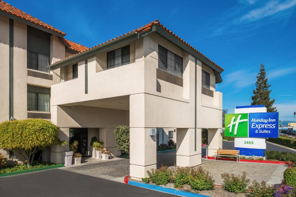 Holiday Inn Express Hotel & Suites Santa Clara-Silicon Valley, an IHG Hotel image