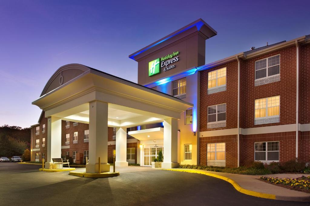 Holiday Inn Express and Suites Manassas, an IHG Hotel image