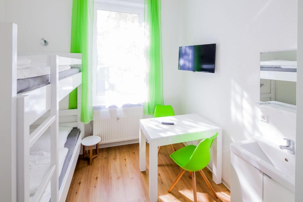 SecondHome Stuttgart - 2 connected very nice and large apartments near historic city centre at Blumenstr 58 in Esslingen am Neckar - B W1-2 photo 4
