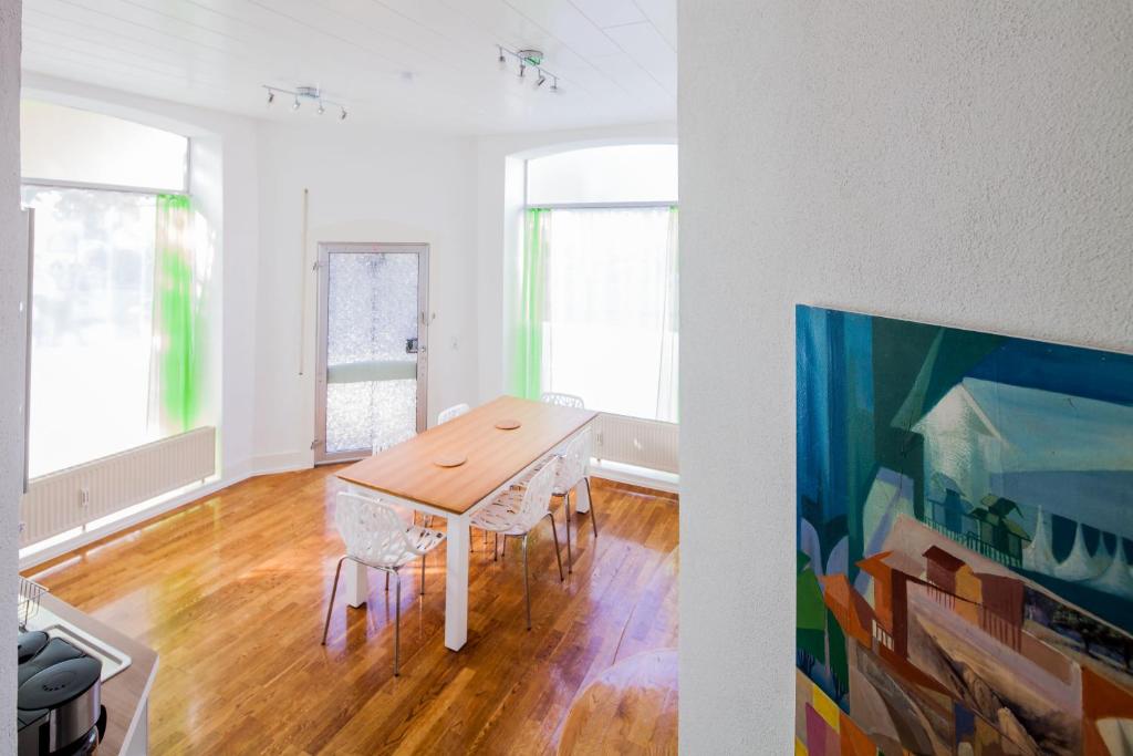 SecondHome Stuttgart - 2 connected very nice and large apartments near historic city centre at Blumenstr 58 in Esslingen am Neckar - B W1-2 photo 2