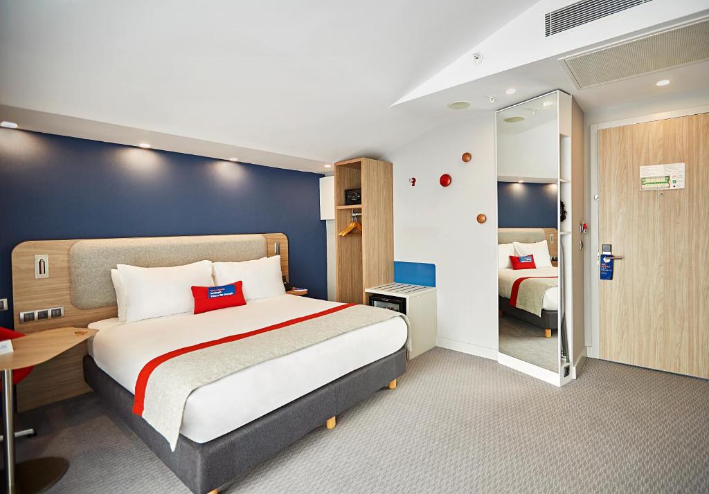 Holiday Inn Express - Istanbul - Atakoy Metro, an IHG Hotel photo 1