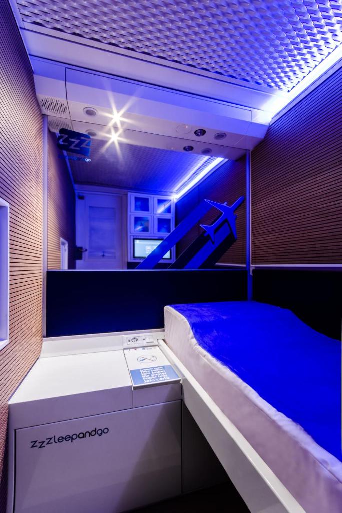 Resting Pods - ZzzleepandGo VCE Venice Airport photo 2