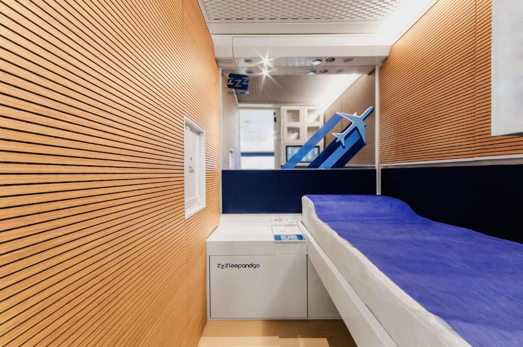 Resting Pods - ZzzleepandGo VCE Venice Airport photo 4