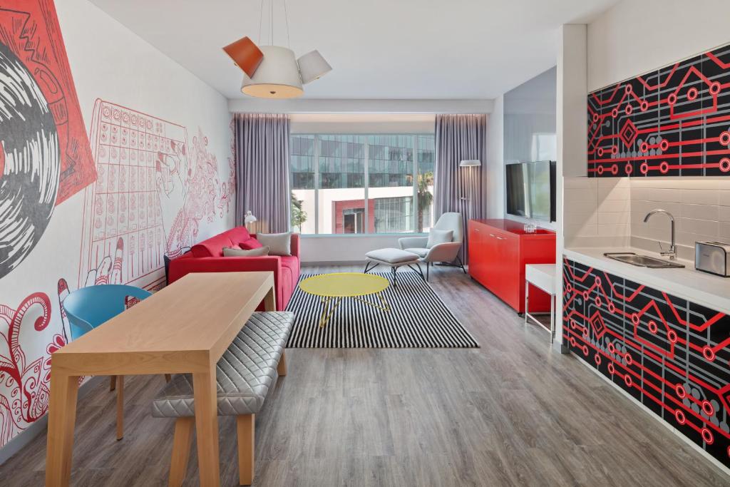 Апартаменты (Апартаменты с 1 спальней), Отель Radisson RED Dubai Silicon Oasis