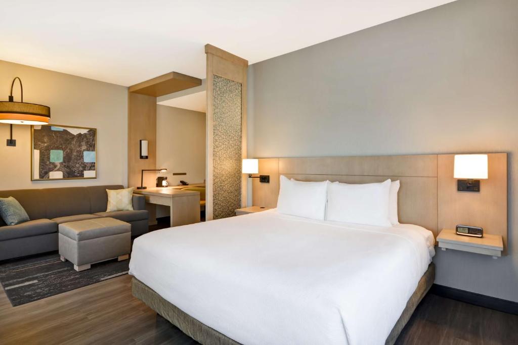 Hyatt Place Fresno image