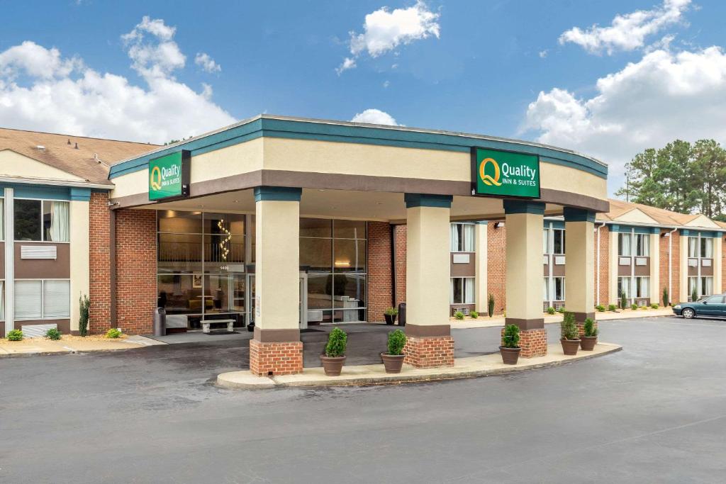 Quality Inn & Suites Apex - Holly Springs image