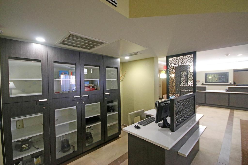 Candlewood Suites Newport News-Yorktown, an IHG Hotel photo 4