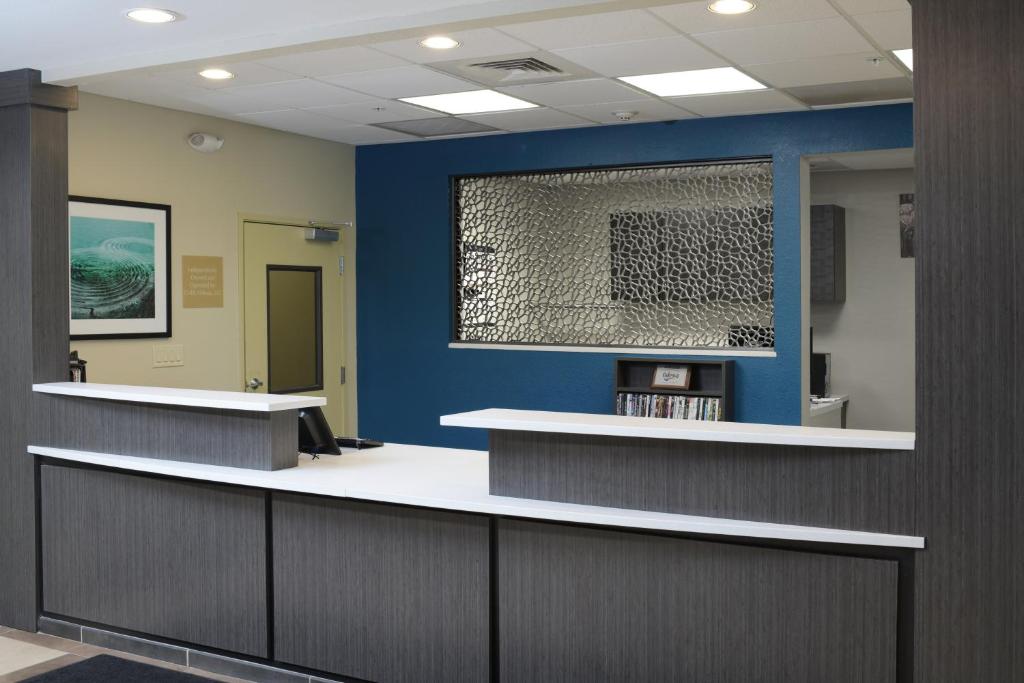 Candlewood Suites Odessa, an IHG Hotel photo 3