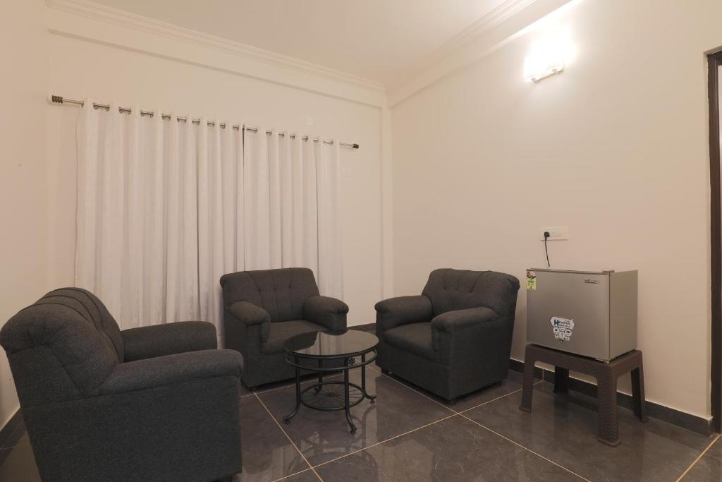 Двухместный (Двухместный номер Делюкс с 1 кроватью и балконом), Aaria Residency
