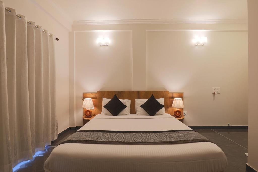 Апартаменты (Апартаменты с балконом), Aaria Residency