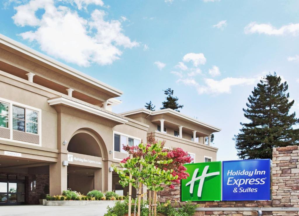 Holiday Inn Express Hotel & Suites Santa Cruz, an IHG Hotel image