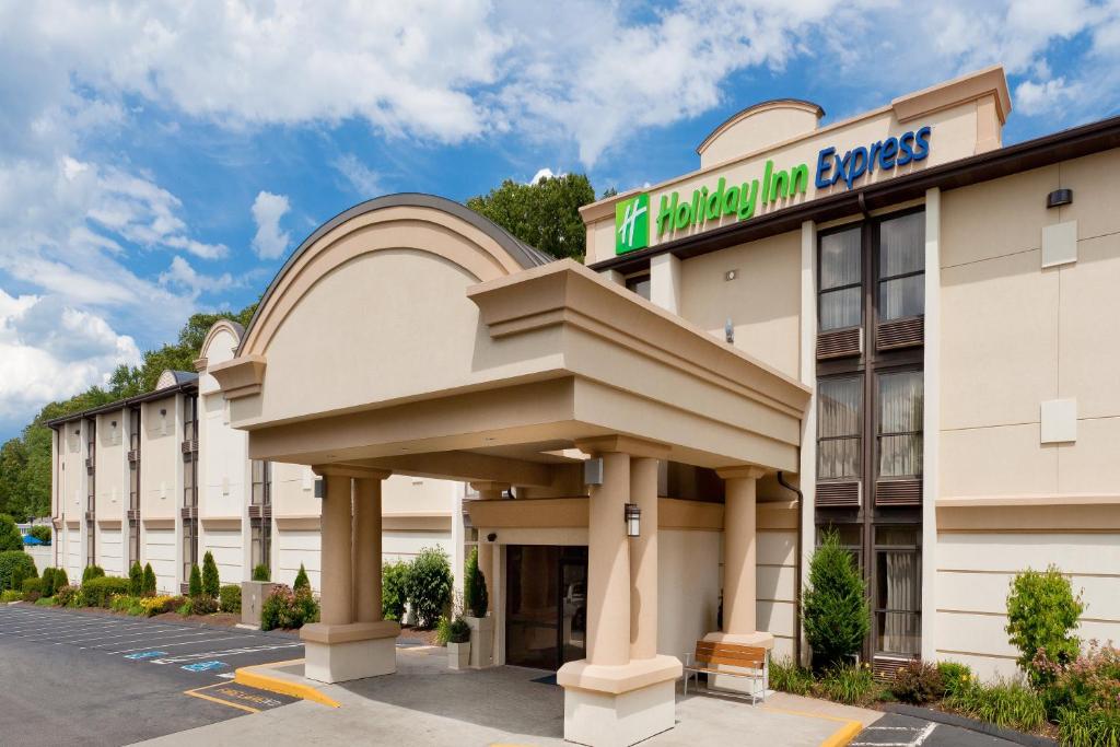 Holiday Inn Express Southington, an IHG Hotel image